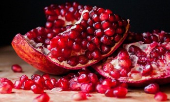 7 Beauty Benefits Of Pomegranate